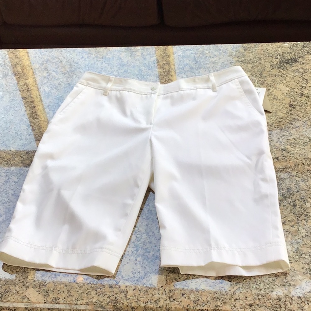Cutter & Buck Golf Shorts - Picture 2 of 5